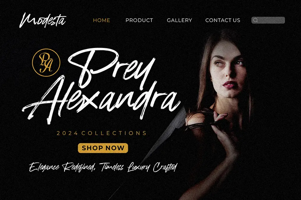 Halaman promosi bergaya elegan dengan latar belakang gelap menampilkan model wanita berpenampilan glamor di sisi kanan. Di sisi kiri terdapat teks artistik bertuliskan “Prey Alexandra” dalam font skrip tebal. Di atasnya tertulis logo lingkaran “PA”, dan di bawahnya terdapat teks “2024 Collections” serta tombol “Shop Now”. Menu navigasi di bagian atas berisi tautan seperti Home, Product, Gallery, dan Contact Us.