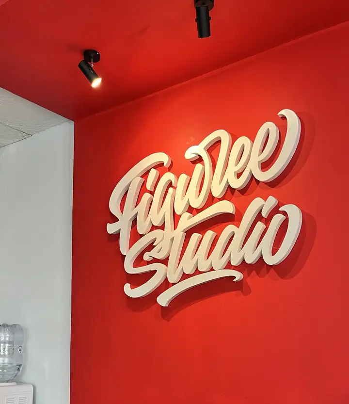 Studio behind-the-scenes 1