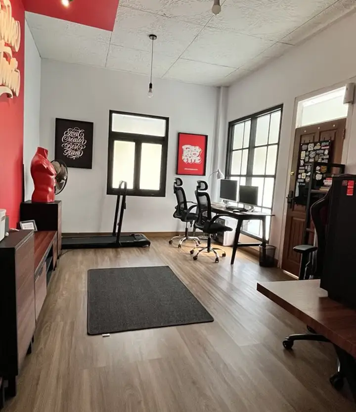 Studio behind-the-scenes 3